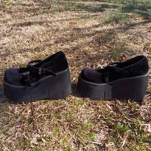 Kera-10 - Black Velvet